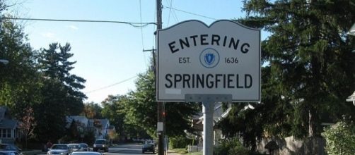 John Phelan, wikimedia photo of Route 83 northbound, entering Springfield MA