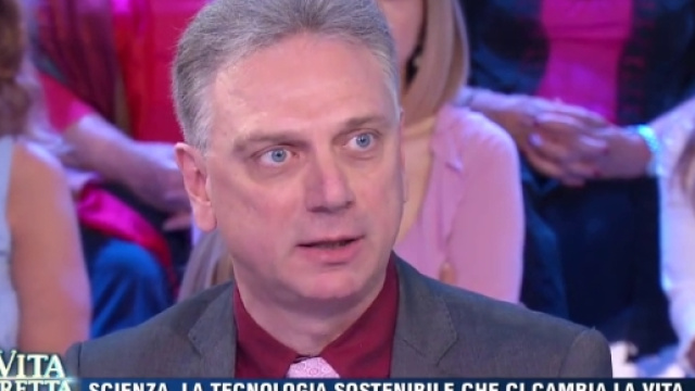 Giovanni Saggio intervistato alla Vita in Diretta