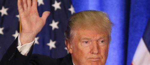 All hail the king cabinet showers Trump with praise (Image Source: washingtonpost.com)