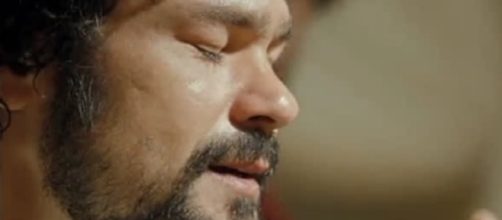 Daniel &eacute; envenenado por Sammu-Ramat (Foto: Reprodu&ccedil;&atilde;o/Record TV)