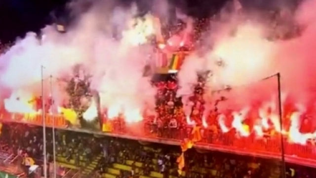 Benevento, pubblico del 'Vigorito' in festa per la Serie A