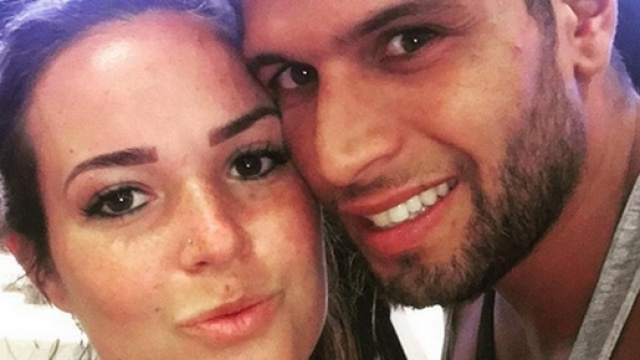 Kelly et Neymar (Moundir et les Apprentis Aventuriers 2) nous pr&eacute;sente leur fils Lyam.