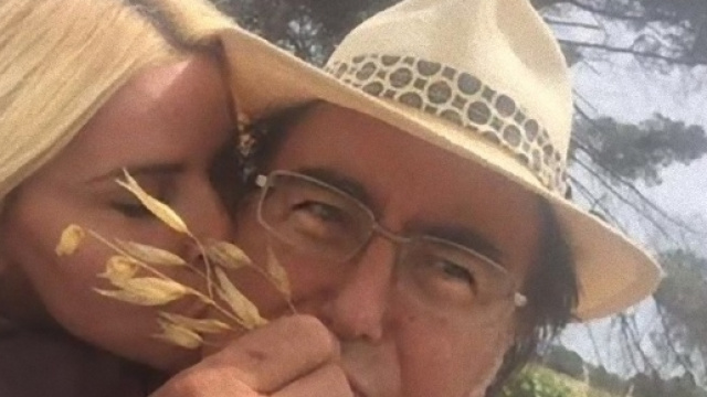 Loredana pi&ugrave; innamorata che mai: selfie con Al Bano.