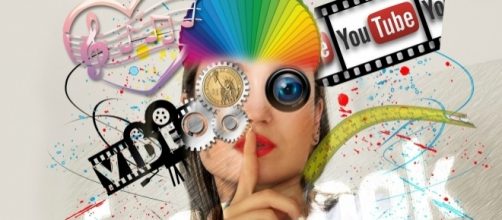 A college in China is offering a course that teaches students how to become a social media celeb. Photograph courtesy of: geralt/Pixabay