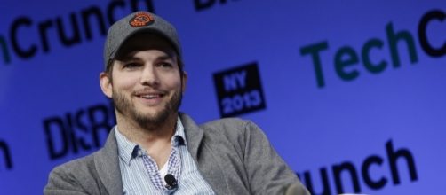 Ashton Kutcher slams tabloid for suggesting that he's cheating on Mila Kunis. (Flickr/TechCrunch)