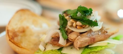 Smelling food could induce weight gain/Photo via Hour3, Flickr