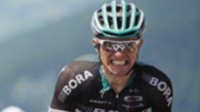 Tutta la sofferenza di Rafal Majka dopo la caduta