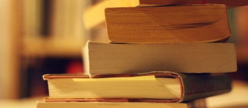 Books written by Sarah J. Maas