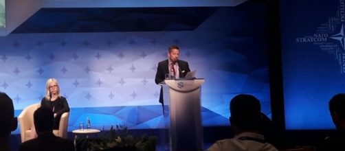 Ponencia de D. Giesa durante el Di&aacute;logo de Comunicaciones Estrat&eacute;gicas en Riga