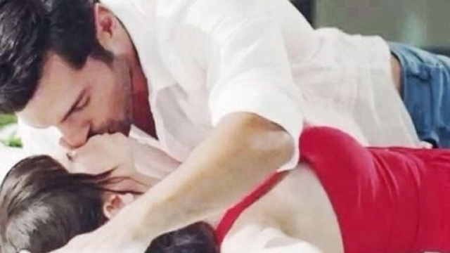 Cherry season, la stagione del cuore: la prima notte d&rsquo;amore tra Ayaz e Oyku