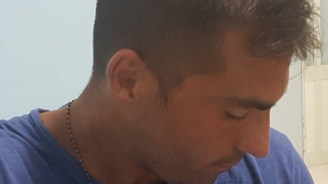 Il neo pap&agrave; Giovanni Conversano con il piccolo Enea