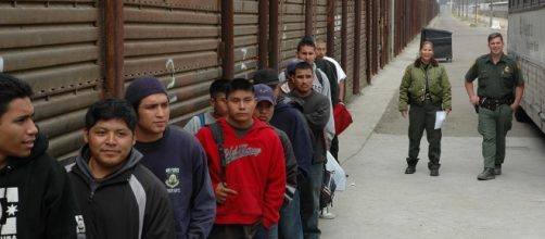 Border wall Mexico USA | qbac07 | Flickr - flickr.com