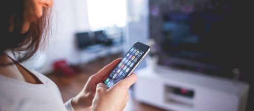 iPhone 8 may come in a mirror-like hue/Photo via Hamza Butt, Flickr