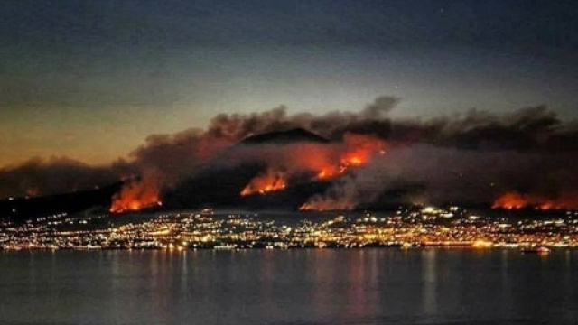 Continua l'emergenza incendi sul Vesuvio