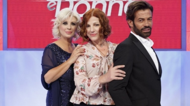 Uomini e Donne: Tina show contro Gemma, interviene Maria De ... - panorama.it