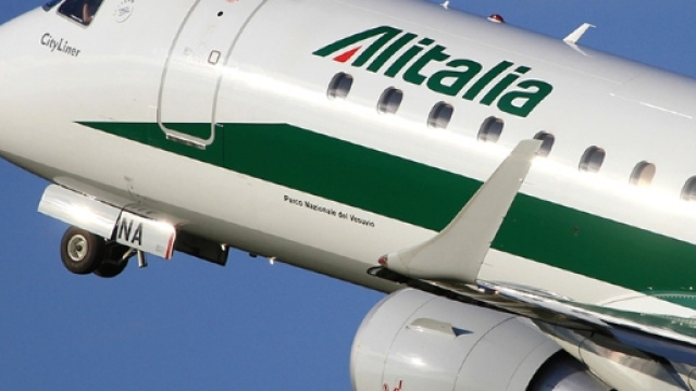 Dettaglio di un aereo Alitalia in volo