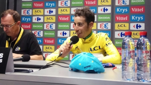 Fabio Aru, prima conferenza stampa in maglia gialla