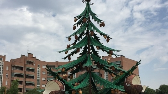 Inaugurato a Bologna l'Albero della Felicit&agrave;, giostra accessibile anche ai bambini disabili