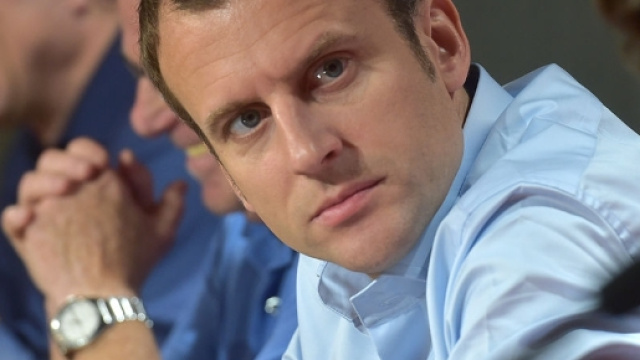 Le jour o&ugrave; Emmanuel Macron a failli d&eacute;savouer Fran&ccedil;ois Hollande