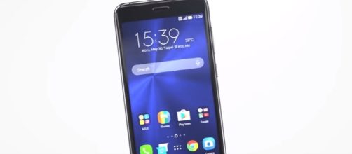 Asus Zenfone 4 series coming Zenfone 4 selfie and Zenfone 4 max Leaked. Image - Tech Infinity - Youtube