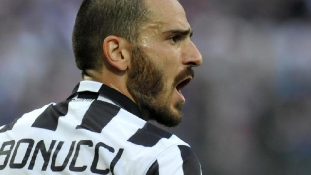 Bonucci chiede scusa e poi si allena sotto la curva dei tifosi ... - lastampa.it