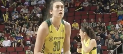 Breanna Stewart and the Seattle Storm host the Atlanta Dream on Saturday's WNBA schedule. [Image via Campus Girl/WNBA/YouTube]