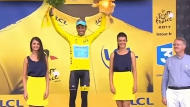 Fabio Aru in maglia gialla al Tour de France