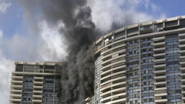Incendio in un grattacielo a Honolulu: 3 i morti - Il Messaggero
