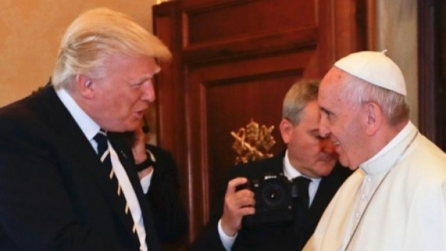 Le Vatican d&eacute;nonce la politique de Donald Trump