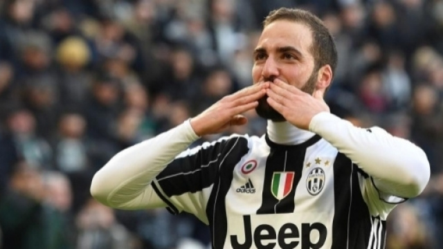 Rassegna stampa: No a 100 milioni per Higuain, Bonucci chiama ... - ilbianconero.com