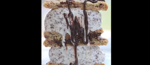 Ice cream sandwich. Keith Allison-Flickr