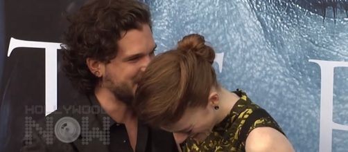 Kit Harington and Rose Leslie at 'GOT' season 7 premiere. Screencap: Hollywood Now via YouTube