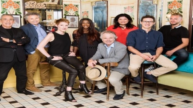 Raquel Garrido, la porte-parole de Jean-Luc M&eacute;lenchon, chroniqueuse pour Ardisson chez Bollor&eacute; !