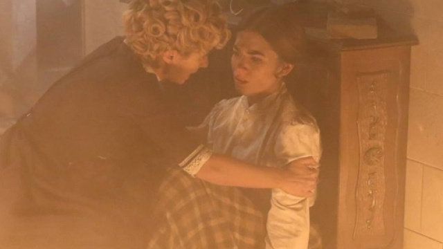 Una Vita: Cayetana salva Teresa dall'incendio