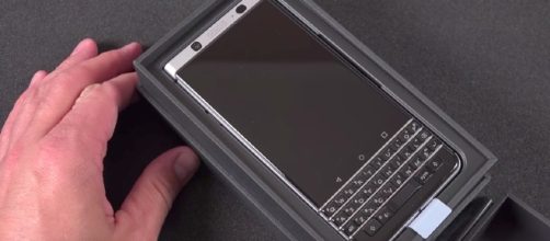 Blackberry KEYone: Unboxing & Review DetroitBORG/Youtube