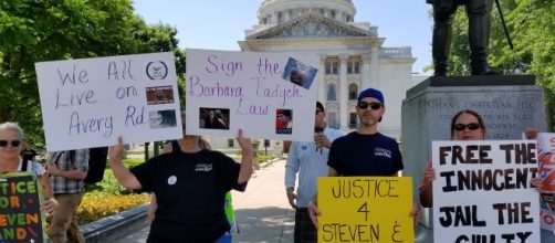 Support rally for Steven Aven and Brendan Dassey | photo credit Maqureen Gillis Fantasia/Facebook