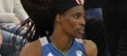 Sylvia Fowles scored 18 points on Sunday to lead Minnesota to a win over Phoenix. [Image via Wikimedia Commons]