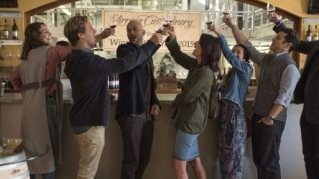 Friends from College: il teaser della serie originale Netflix