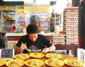 Sigapurense come 13 platos de Hokkien Mee