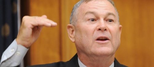 Senator photo via Wikimedia Commons