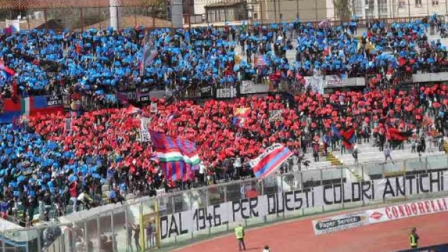 Gli ultras del Catania non gradiscono i tifosi del Milan al "Massimino" ... - tuttocalciocatania.com