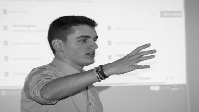 Un primo piano del Social Media Coach, Davide Dal Maso.