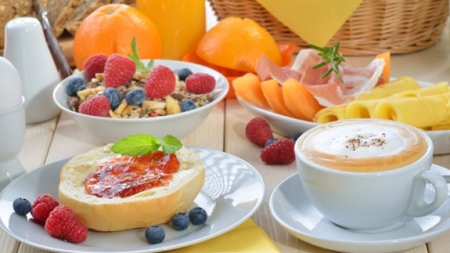 Una colazione abbondante ha effetti positivi per l'indice di massa corporea