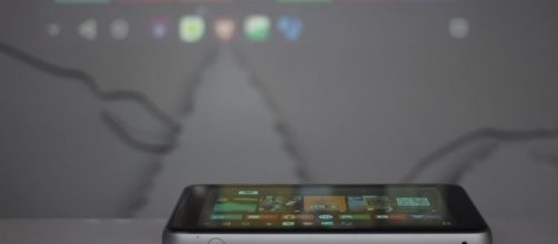 A smartphone projector | credit, Maurizio Pesce, flickr.com