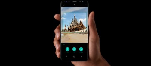 Explore the endless features of Samsung Bixby [Image source: Youtube Screen grab]