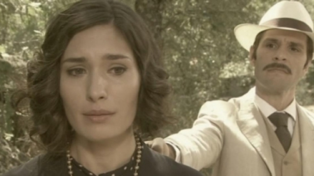 Il Segreto, trame 23-29 luglio: Camila aggredita, Elias si toglie la vita