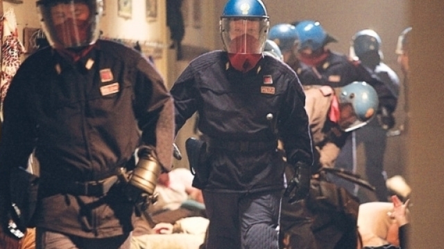 Massacro alla scuola Diaz di Genova