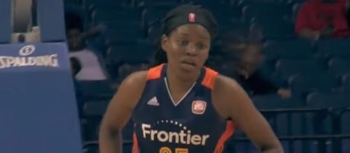 Jonquel Jones put up 29 points and grabbed 15 rebounds to help lead the Sun past the Fever on Saturday. [Image via WNBA/YouTube]