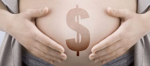 La maternidad subrogada amenaza con convertirse en la nueva esclavitud femenina