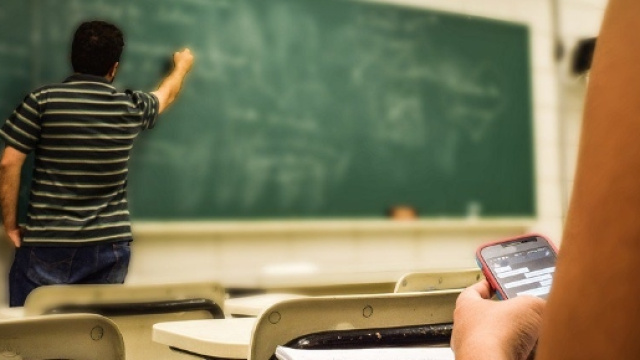 Graduatorie e supplenze, &egrave; ingorgo burocratico: i sindacati annunciano nuovo caos